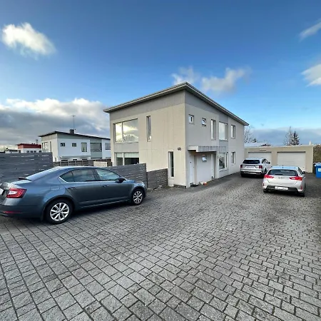 Spacious And Family Friendly In Kopavogur *